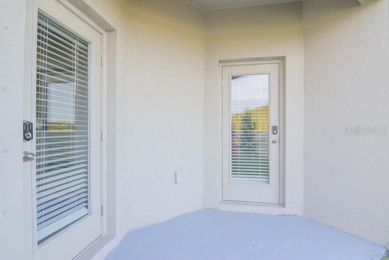 For Rent: $3,000 (5 beds, 2 baths, 2251 Square Feet)