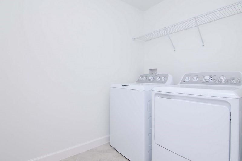 For Rent: $3,000 (5 beds, 2 baths, 2251 Square Feet)