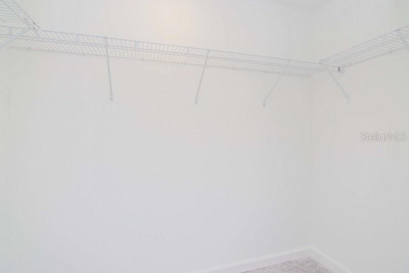 For Rent: $3,000 (5 beds, 2 baths, 2251 Square Feet)