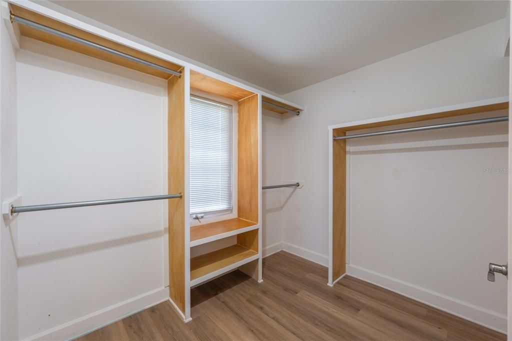 For Sale: $794,600 (3 beds, 3 baths, 2451 Square Feet)