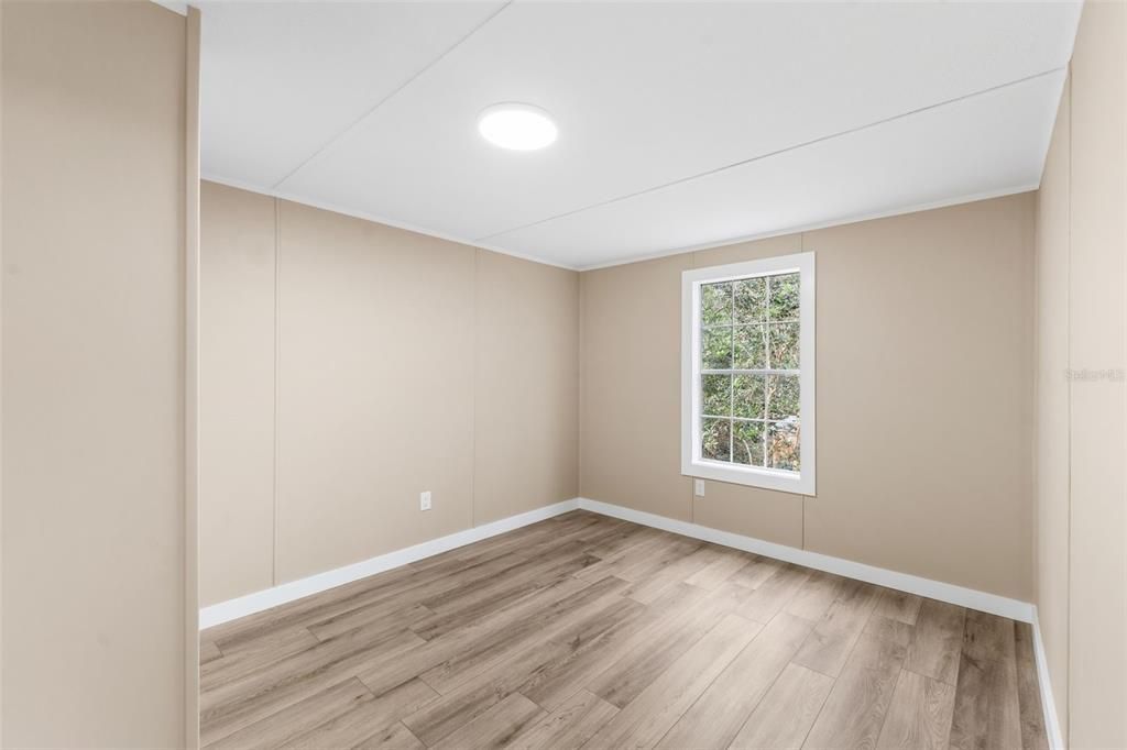 На продажу: $181,935 (3 спален, 2 ванн, 1296 Квадратных фут)