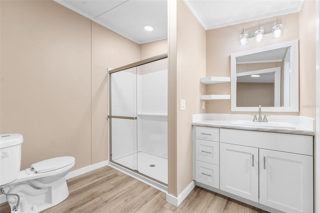 На продажу: $181,935 (3 спален, 2 ванн, 1296 Квадратных фут)