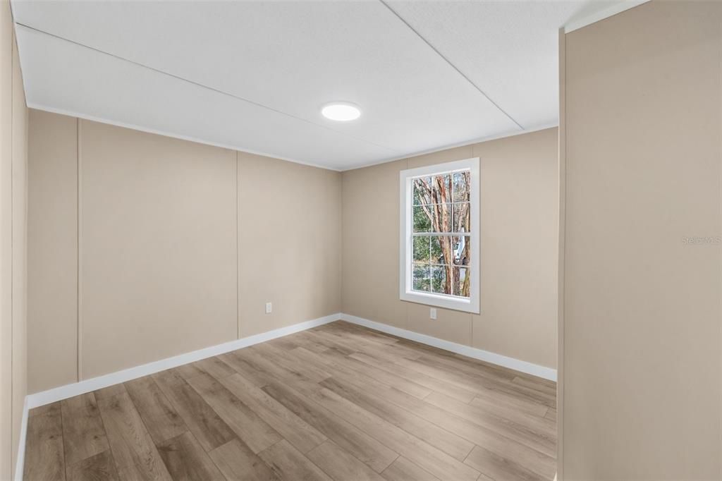 На продажу: $181,935 (3 спален, 2 ванн, 1296 Квадратных фут)