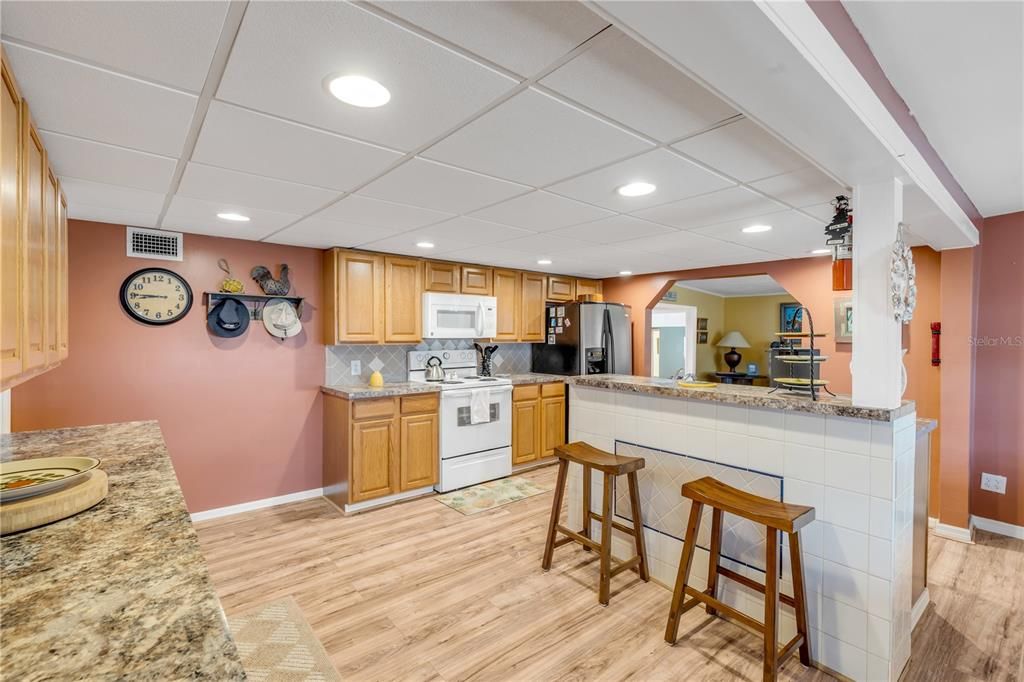 待售: $447,000 (5 贝兹, 2 浴室, 1965 平方英尺)