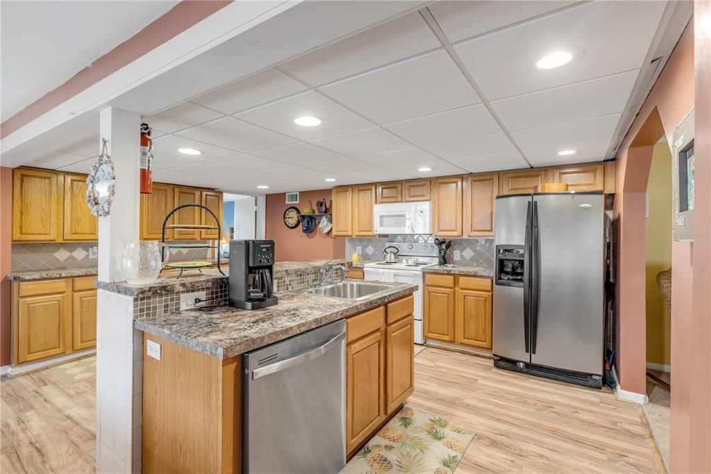 待售: $447,000 (5 贝兹, 2 浴室, 1965 平方英尺)