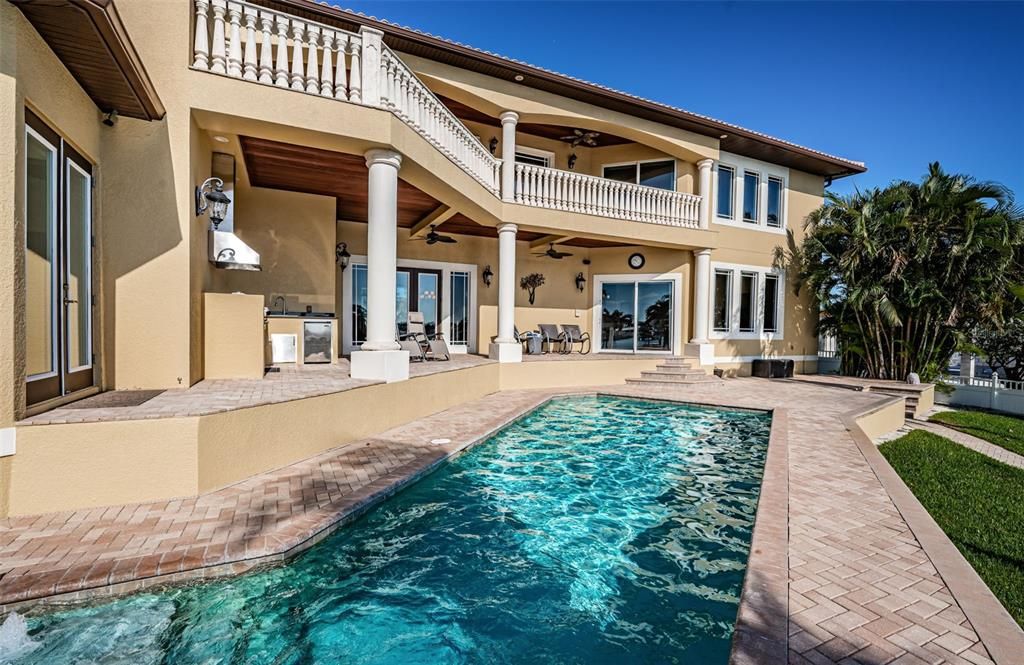 For Sale: $3,295,000 (5 beds, 5 baths, 5798 Square Feet)