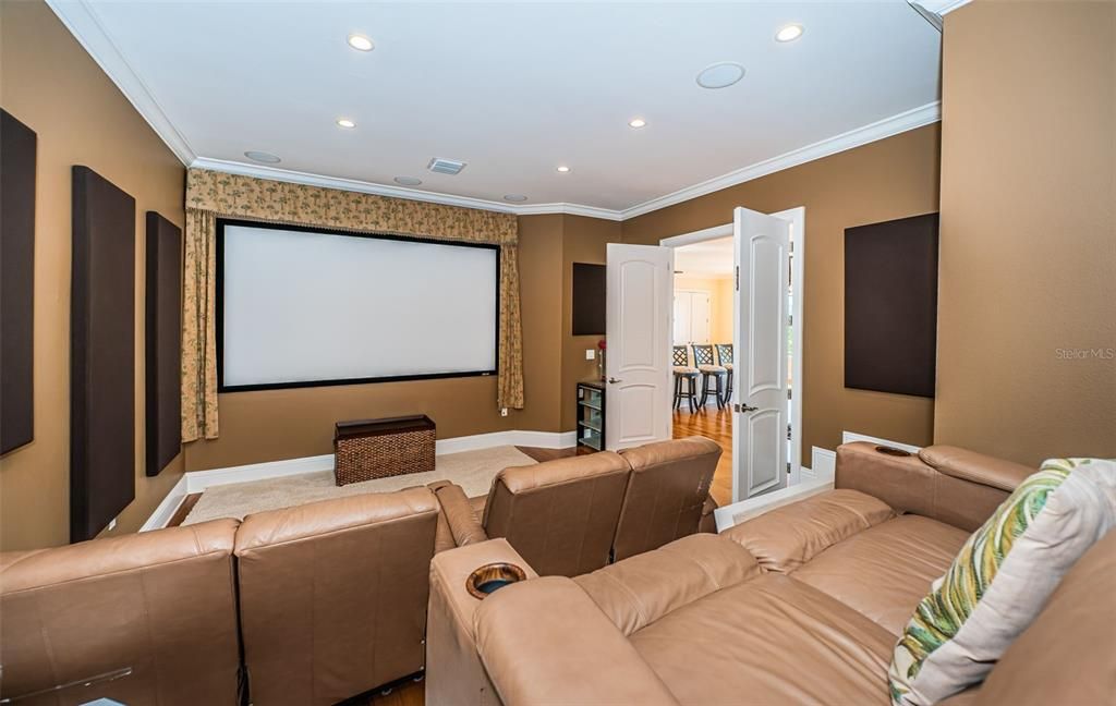 For Sale: $3,295,000 (5 beds, 5 baths, 5798 Square Feet)