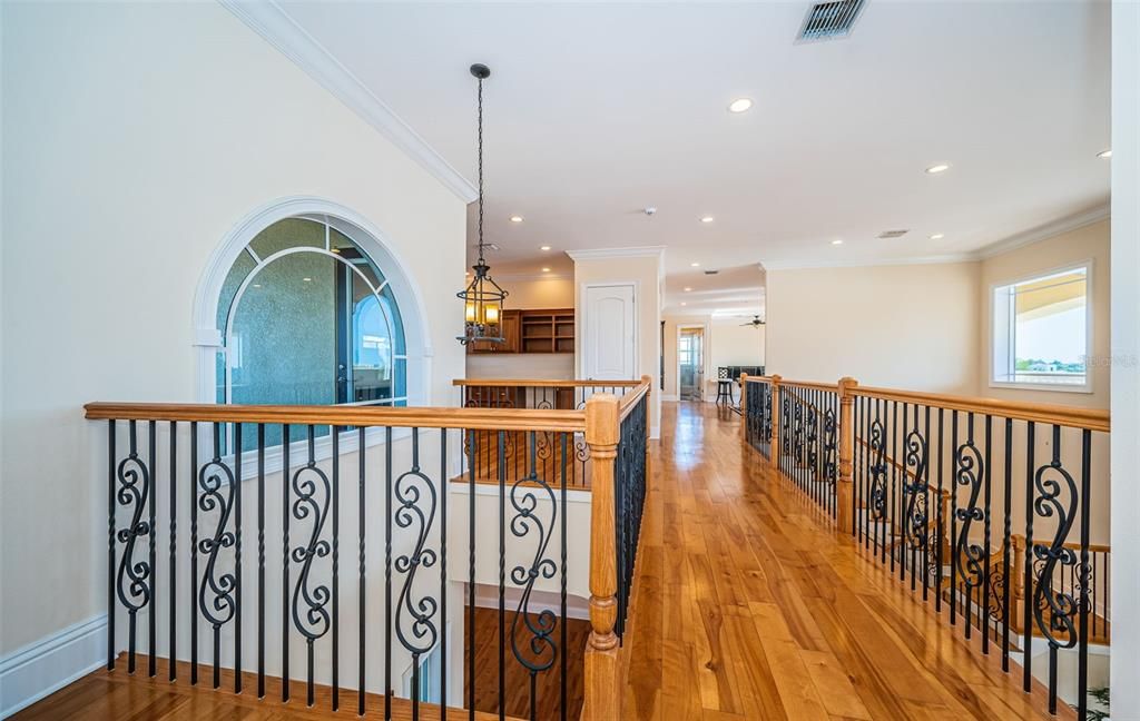 For Sale: $3,295,000 (5 beds, 5 baths, 5798 Square Feet)