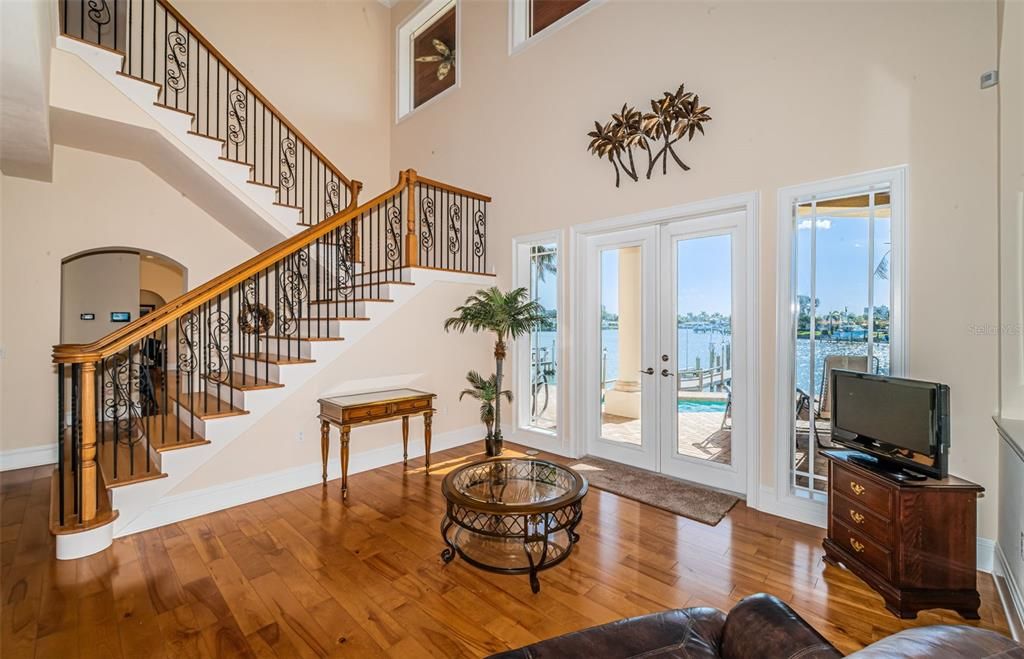 For Sale: $3,295,000 (5 beds, 5 baths, 5798 Square Feet)