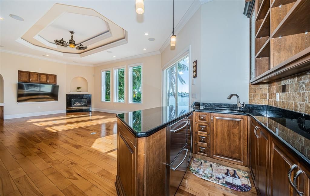 For Sale: $3,295,000 (5 beds, 5 baths, 5798 Square Feet)