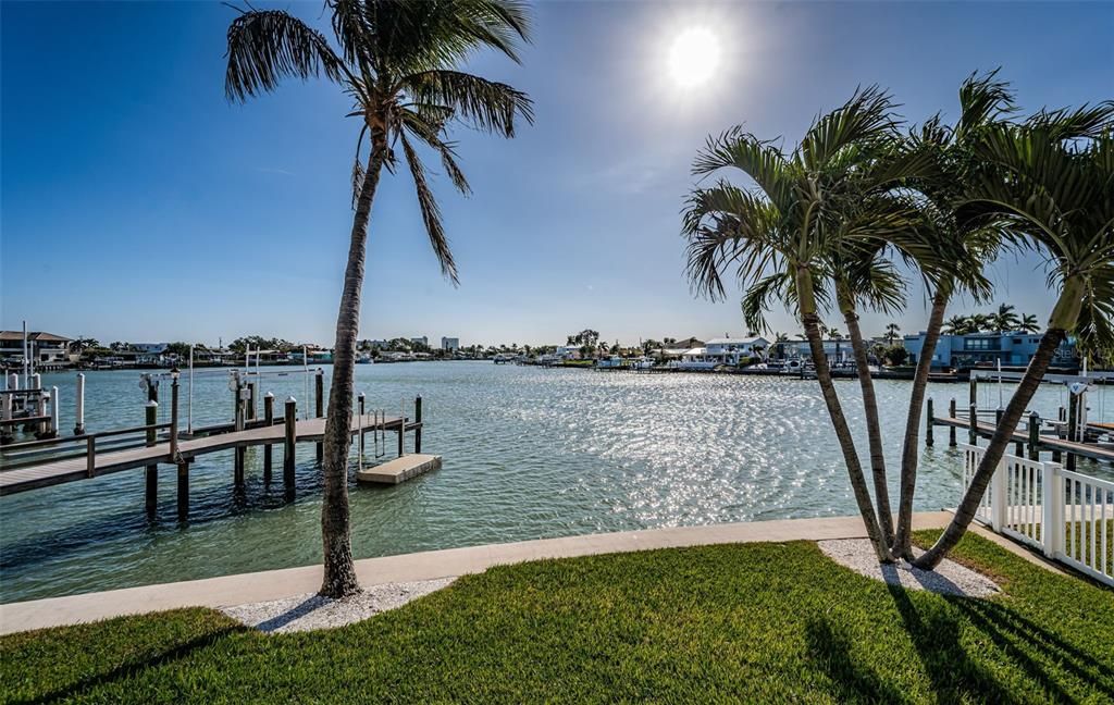 For Sale: $3,295,000 (5 beds, 5 baths, 5798 Square Feet)