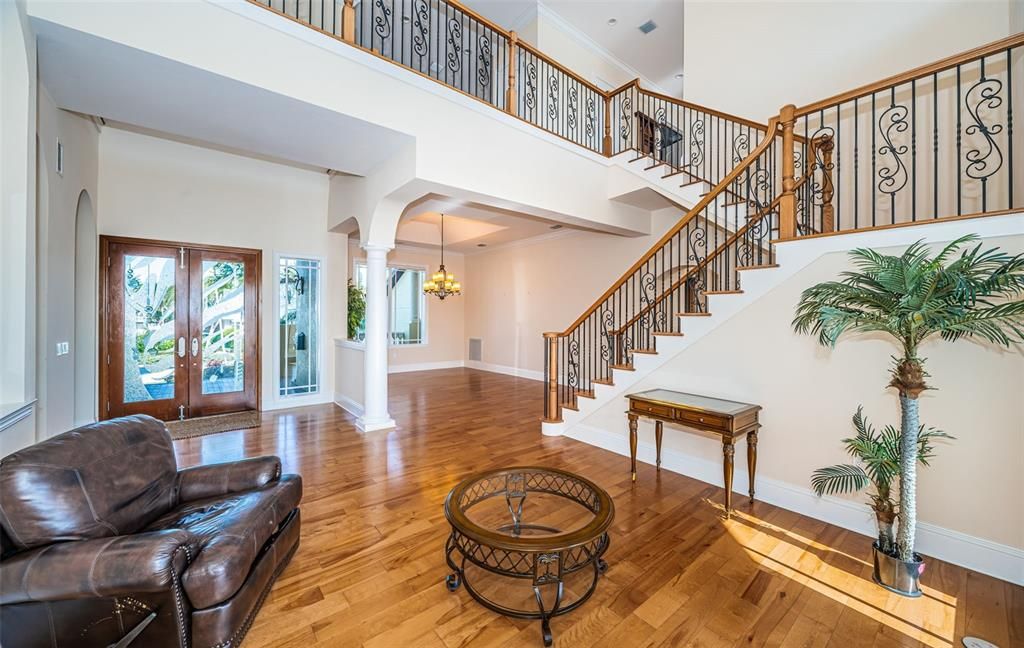 For Sale: $3,295,000 (5 beds, 5 baths, 5798 Square Feet)