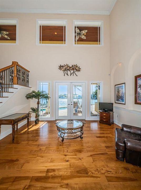 For Sale: $3,295,000 (5 beds, 5 baths, 5798 Square Feet)