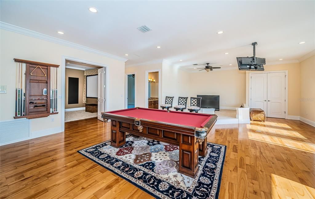 For Sale: $3,295,000 (5 beds, 5 baths, 5798 Square Feet)