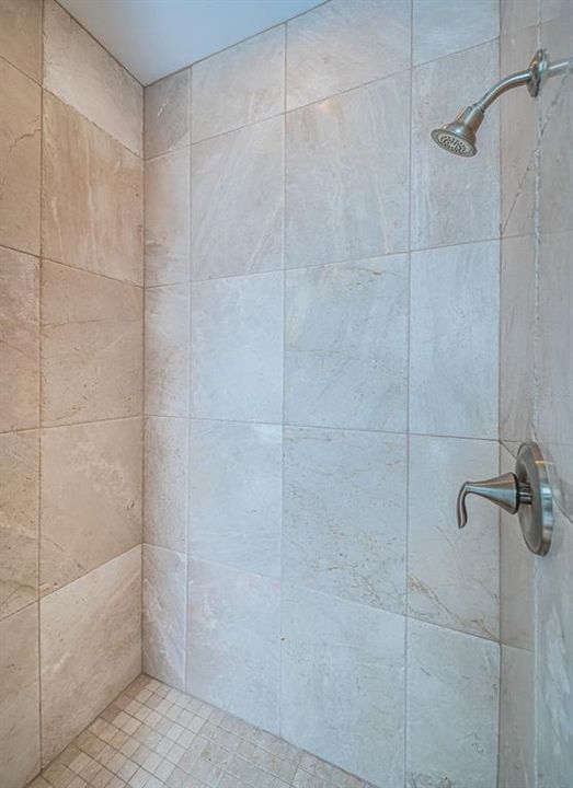 For Sale: $3,295,000 (5 beds, 5 baths, 5798 Square Feet)