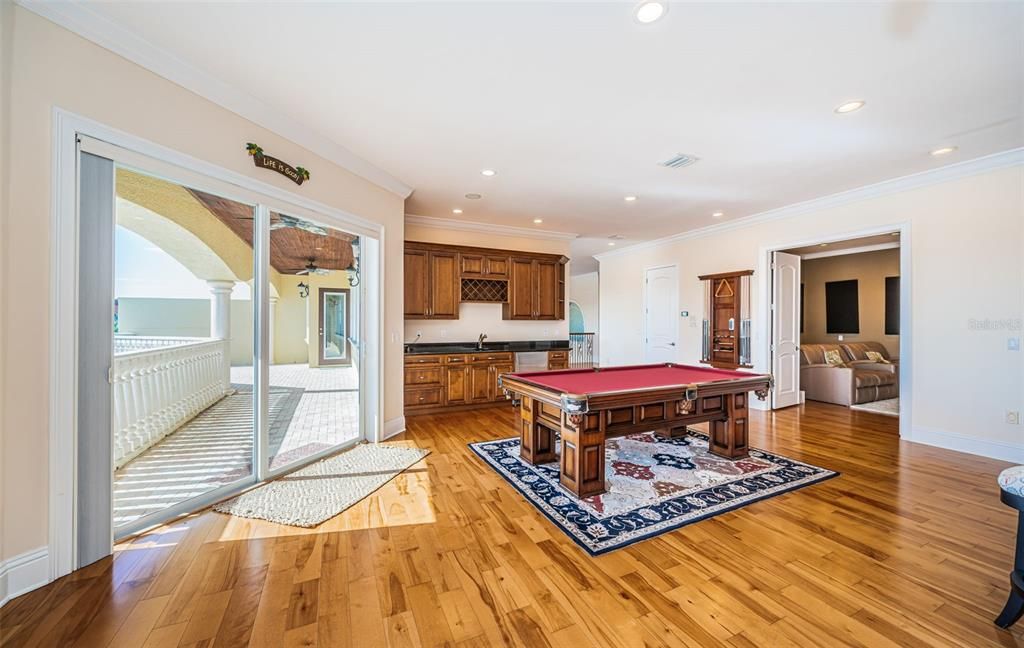 For Sale: $3,295,000 (5 beds, 5 baths, 5798 Square Feet)