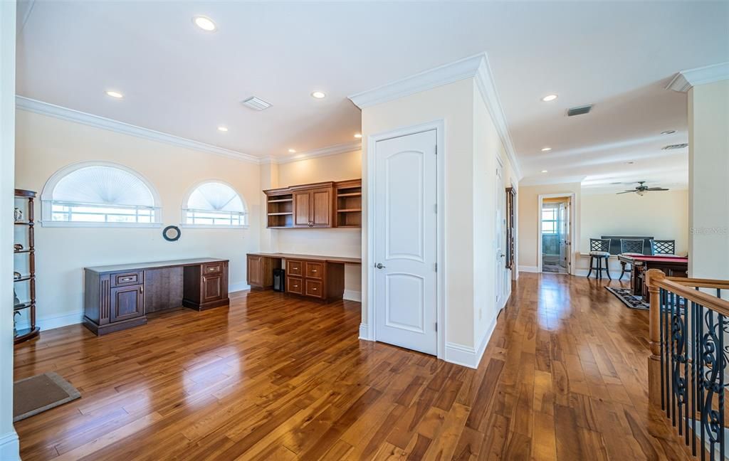 For Sale: $3,295,000 (5 beds, 5 baths, 5798 Square Feet)