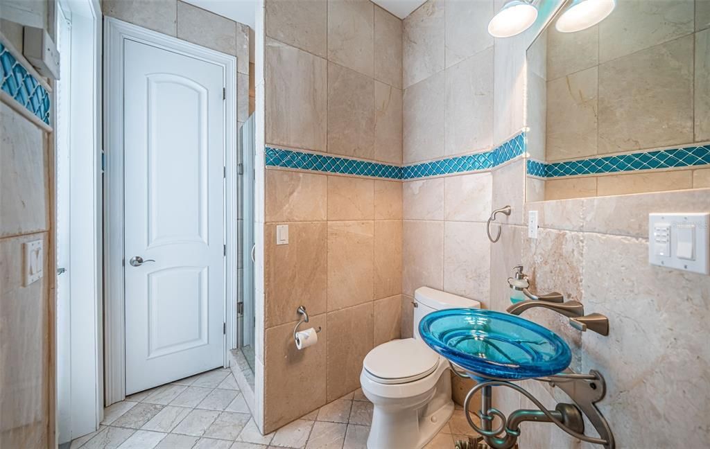 For Sale: $3,295,000 (5 beds, 5 baths, 5798 Square Feet)