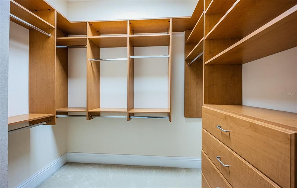 For Sale: $3,295,000 (5 beds, 5 baths, 5798 Square Feet)