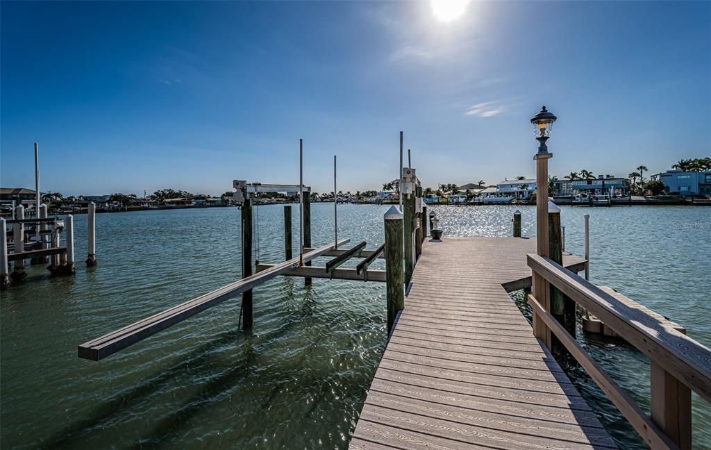 For Sale: $3,295,000 (5 beds, 5 baths, 5798 Square Feet)