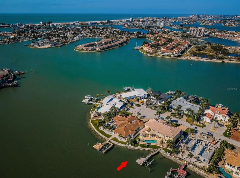 For Sale: $3,295,000 (5 beds, 5 baths, 5798 Square Feet)