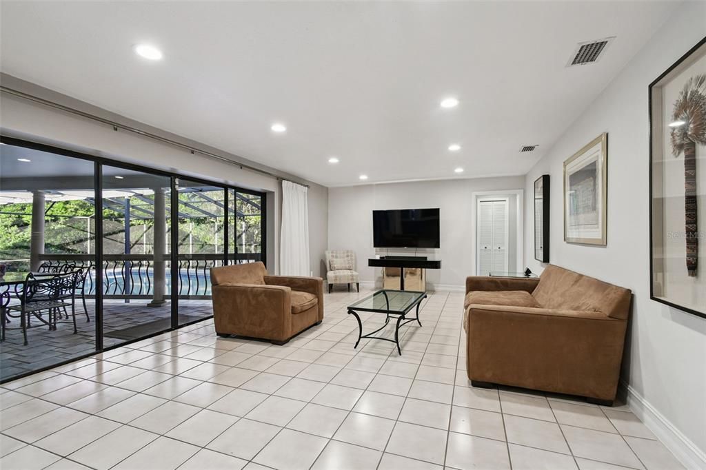 For Sale: $565,000 (4 beds, 3 baths, 2972 Square Feet)