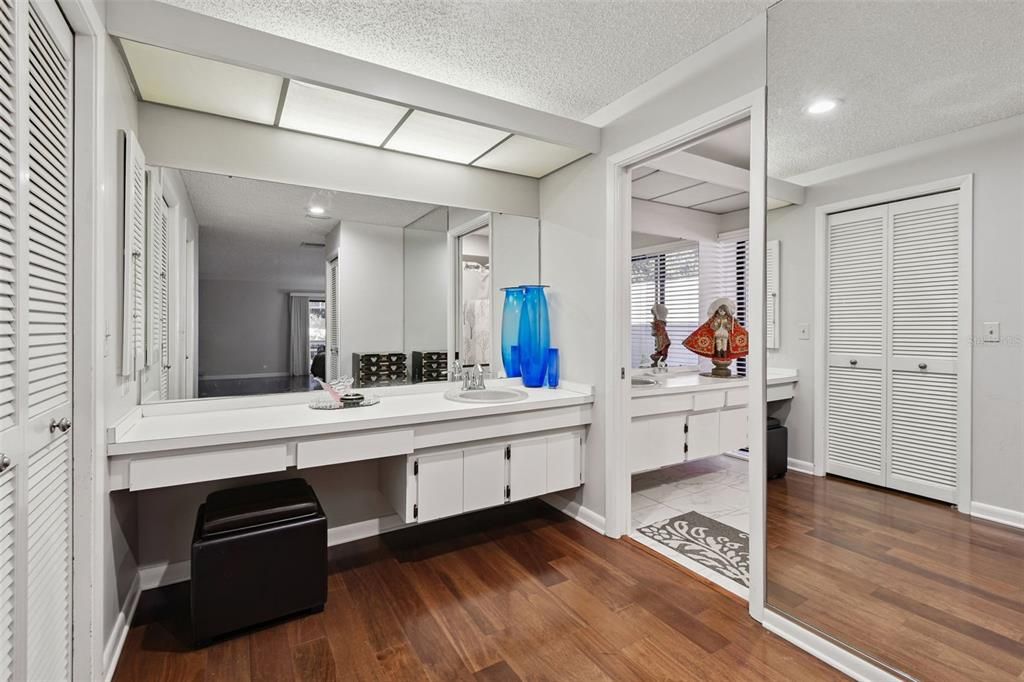 For Sale: $565,000 (4 beds, 3 baths, 2972 Square Feet)