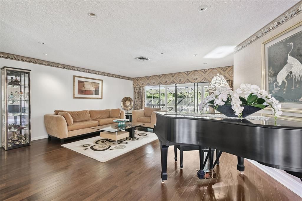 For Sale: $565,000 (4 beds, 3 baths, 2972 Square Feet)