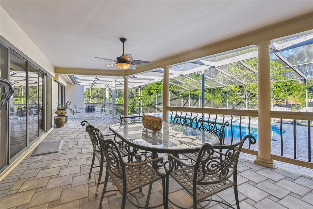 For Sale: $565,000 (4 beds, 3 baths, 2972 Square Feet)