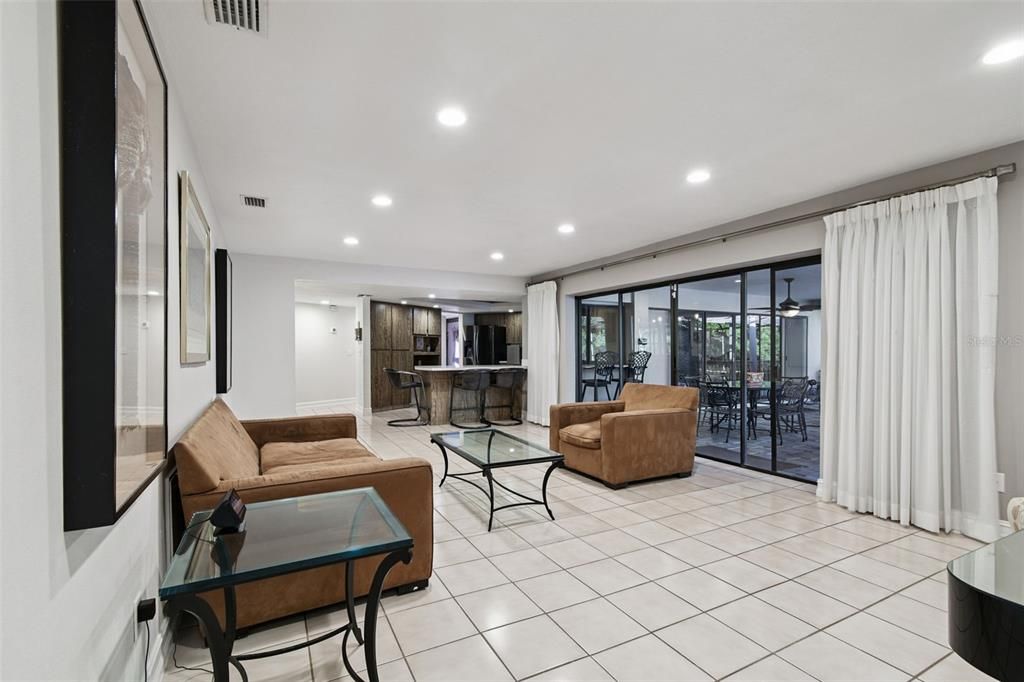 For Sale: $565,000 (4 beds, 3 baths, 2972 Square Feet)