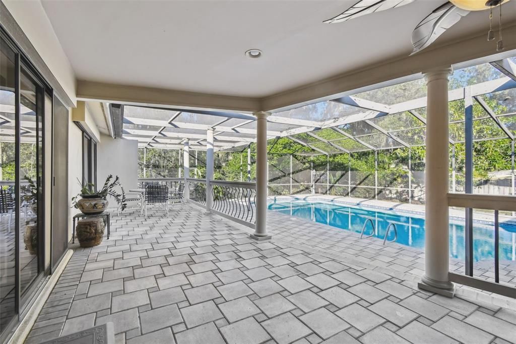 For Sale: $565,000 (4 beds, 3 baths, 2972 Square Feet)