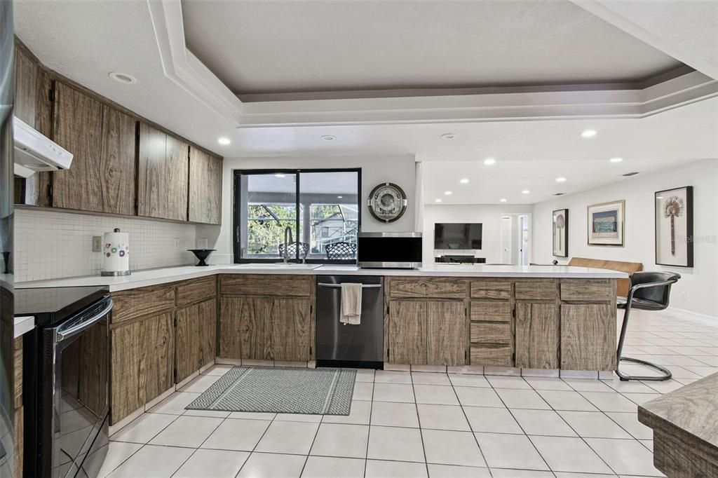 For Sale: $565,000 (4 beds, 3 baths, 2972 Square Feet)