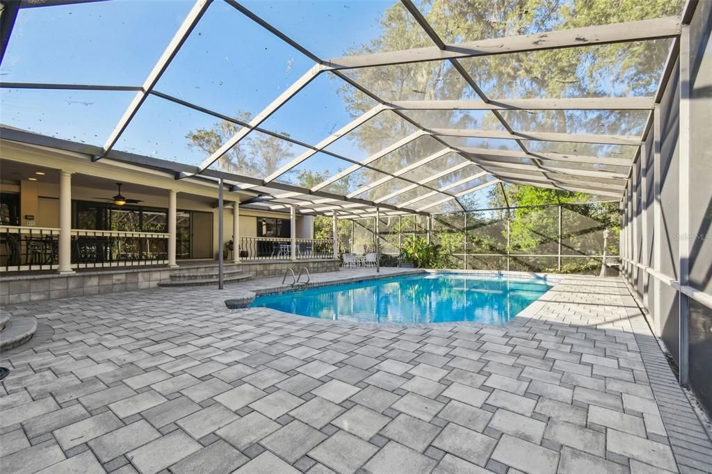 For Sale: $565,000 (4 beds, 3 baths, 2972 Square Feet)