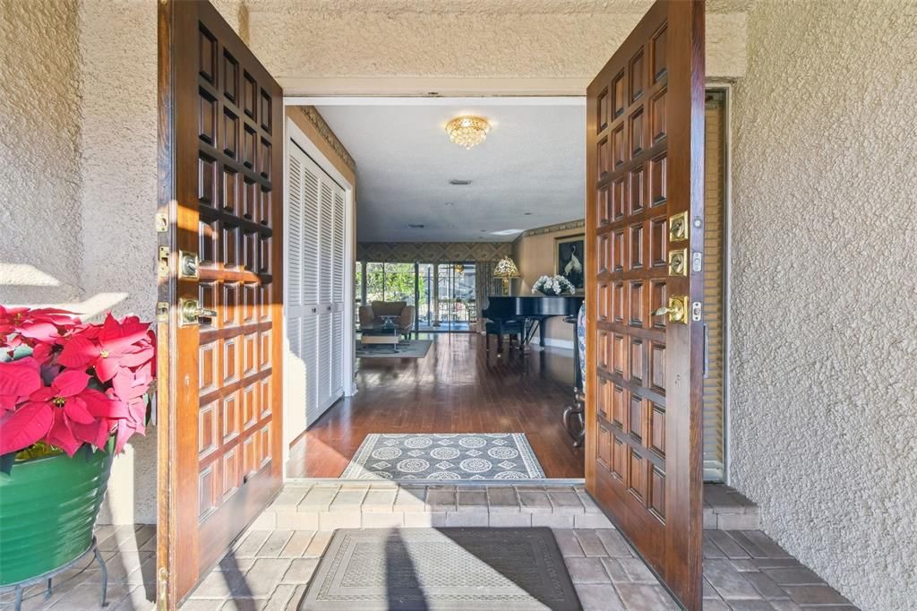 For Sale: $565,000 (4 beds, 3 baths, 2972 Square Feet)