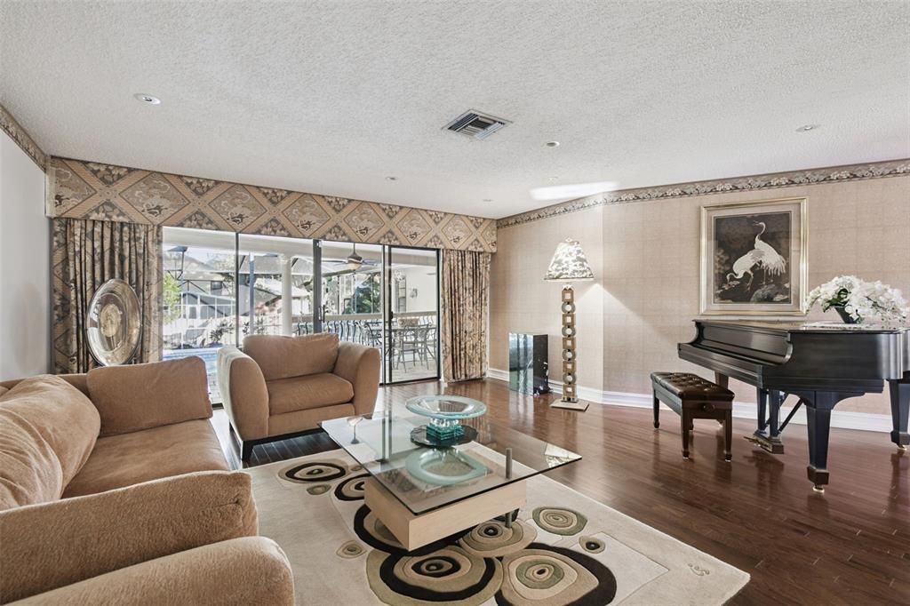 For Sale: $565,000 (4 beds, 3 baths, 2972 Square Feet)