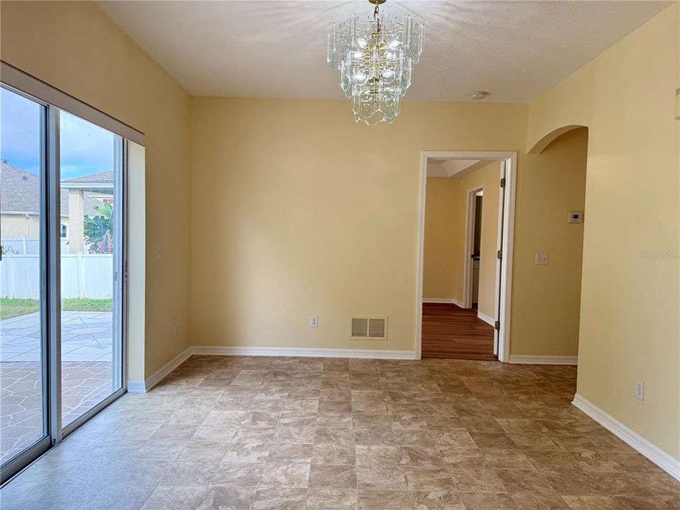 For Rent: $2,800 (4 beds, 2 baths, 2034 Square Feet)