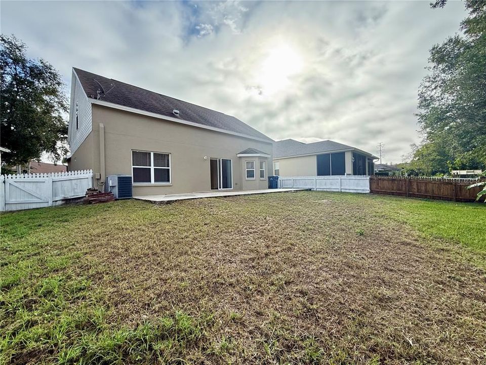 For Rent: $2,800 (4 beds, 2 baths, 2034 Square Feet)