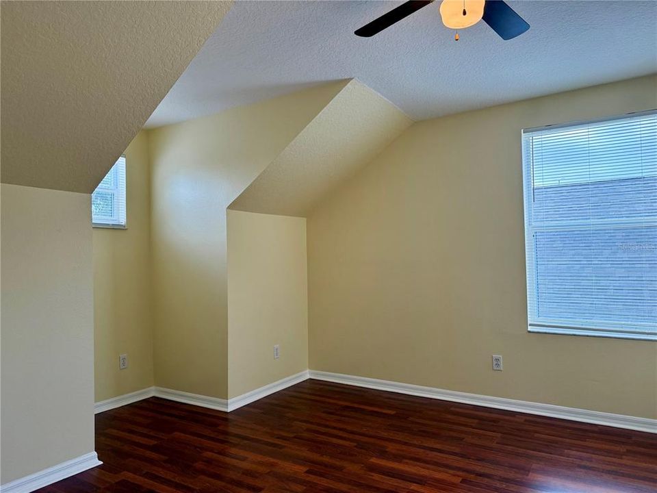 For Rent: $2,800 (4 beds, 2 baths, 2034 Square Feet)