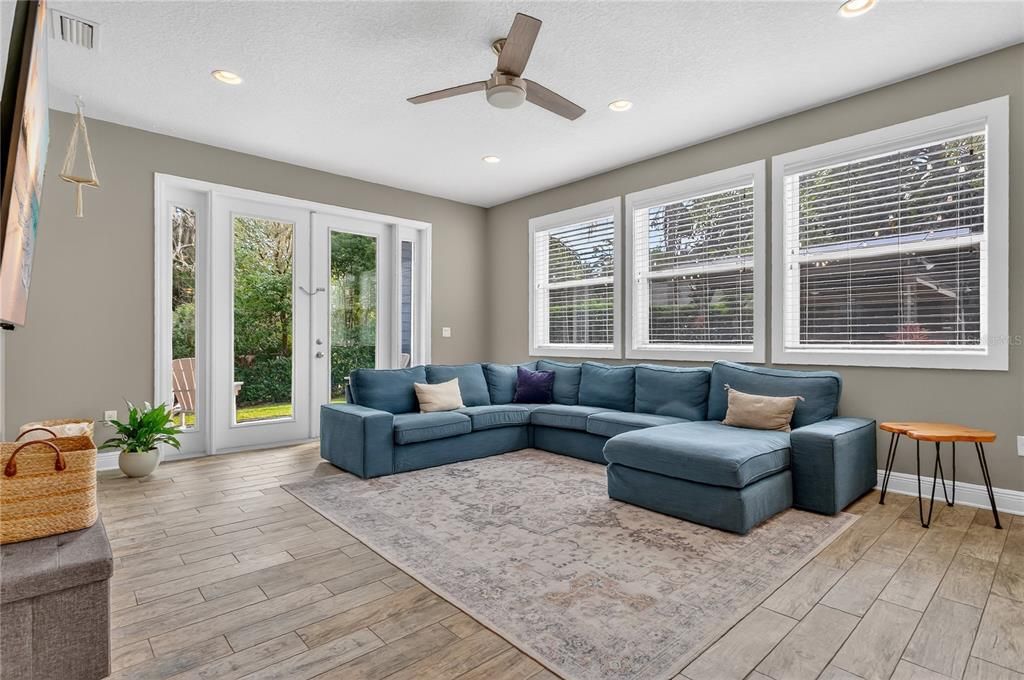 待售: $824,900 (4 贝兹, 3 浴室, 2450 平方英尺)