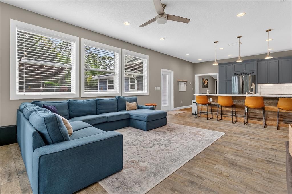 待售: $824,900 (4 贝兹, 3 浴室, 2450 平方英尺)