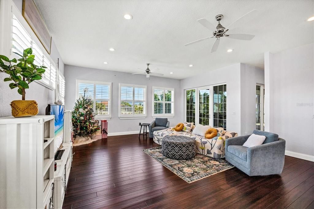 For Sale: $1,625,000 (4 beds, 3 baths, 4049 Square Feet)