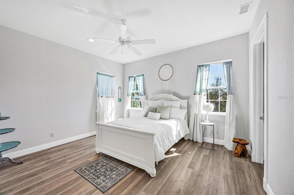 For Sale: $1,625,000 (4 beds, 3 baths, 4049 Square Feet)