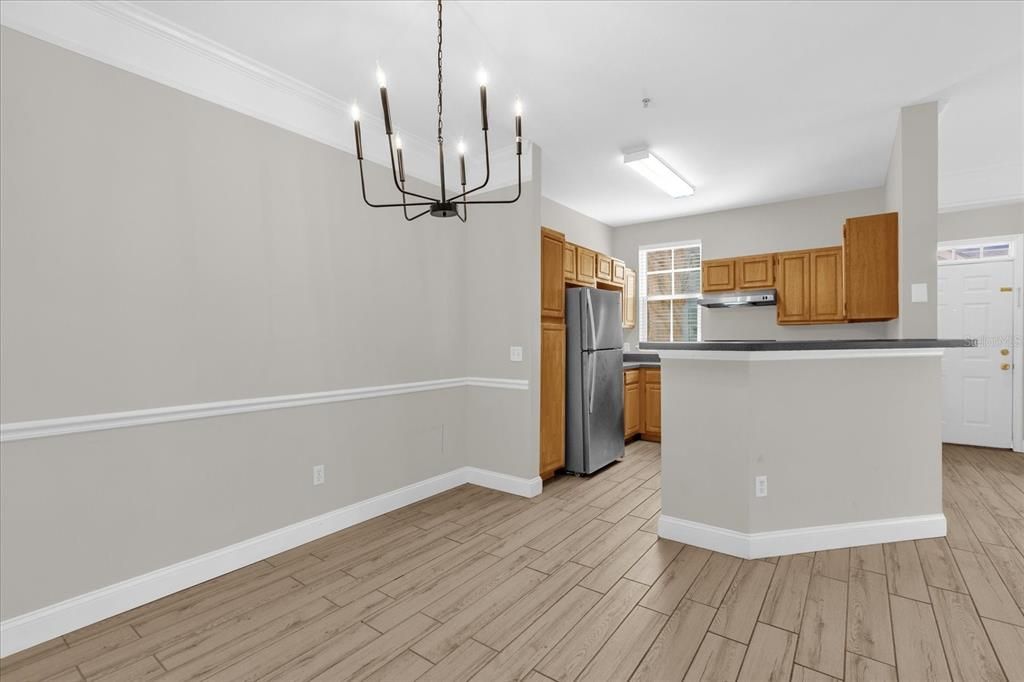 На продажу: $239,000 (2 спален, 2 ванн, 1235 Квадратных фут)