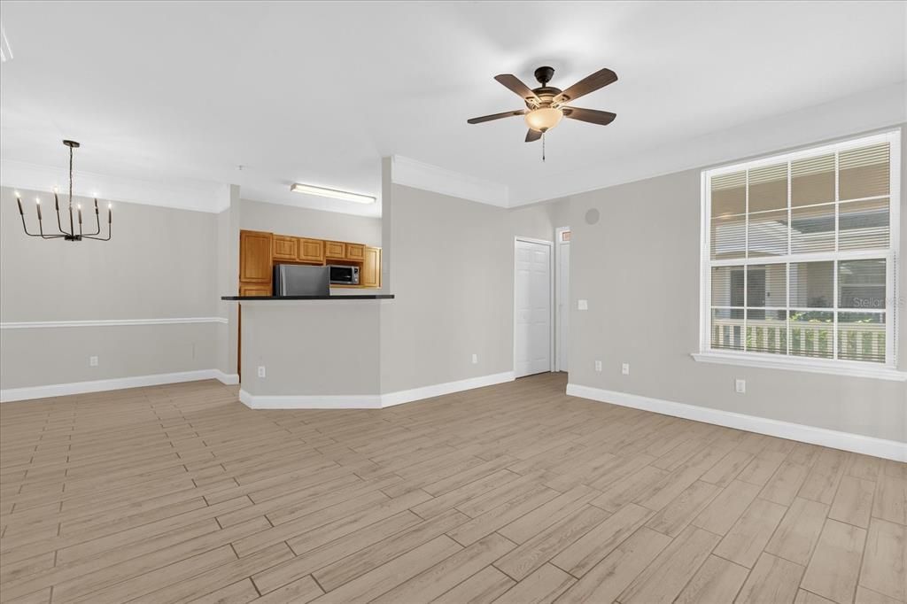 На продажу: $239,000 (2 спален, 2 ванн, 1235 Квадратных фут)