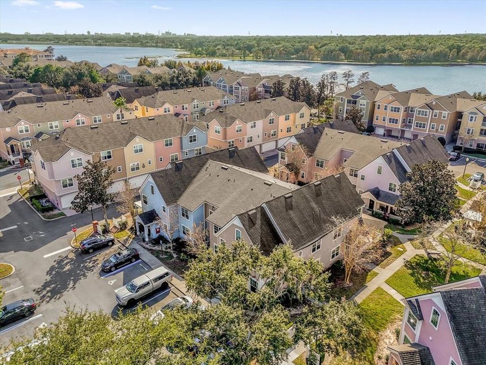 На продажу: $239,000 (2 спален, 2 ванн, 1235 Квадратных фут)