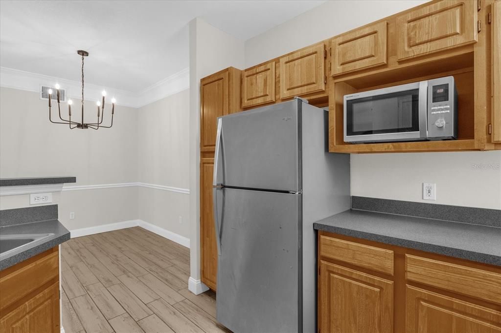 На продажу: $239,000 (2 спален, 2 ванн, 1235 Квадратных фут)