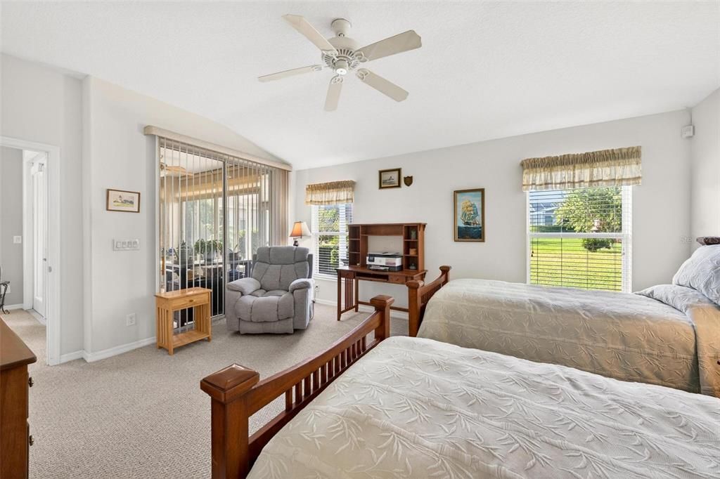 For Sale: $279,000 (3 beds, 2 baths, 1601 Square Feet)