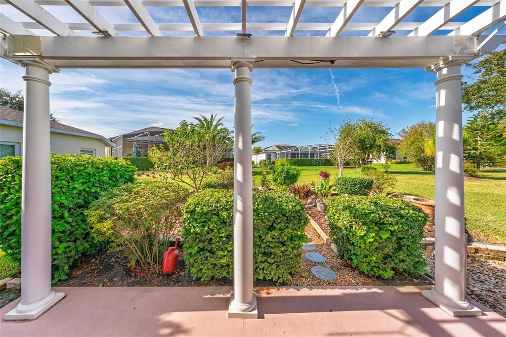 For Sale: $279,000 (3 beds, 2 baths, 1601 Square Feet)