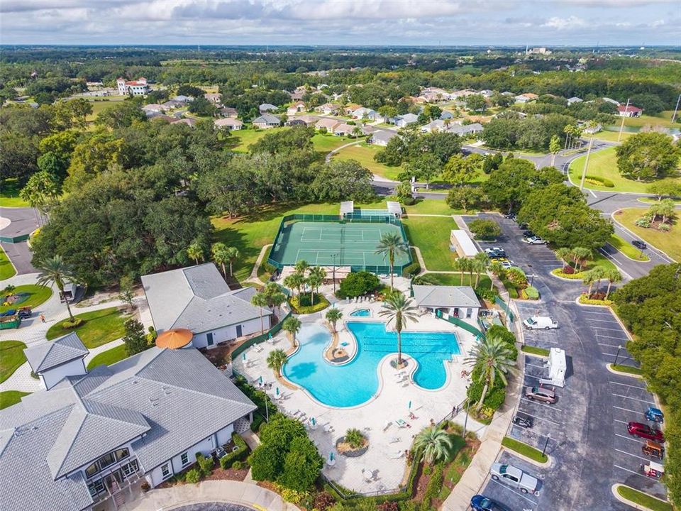 For Sale: $279,000 (3 beds, 2 baths, 1601 Square Feet)