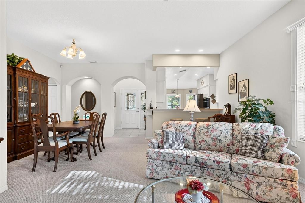 For Sale: $279,000 (3 beds, 2 baths, 1601 Square Feet)